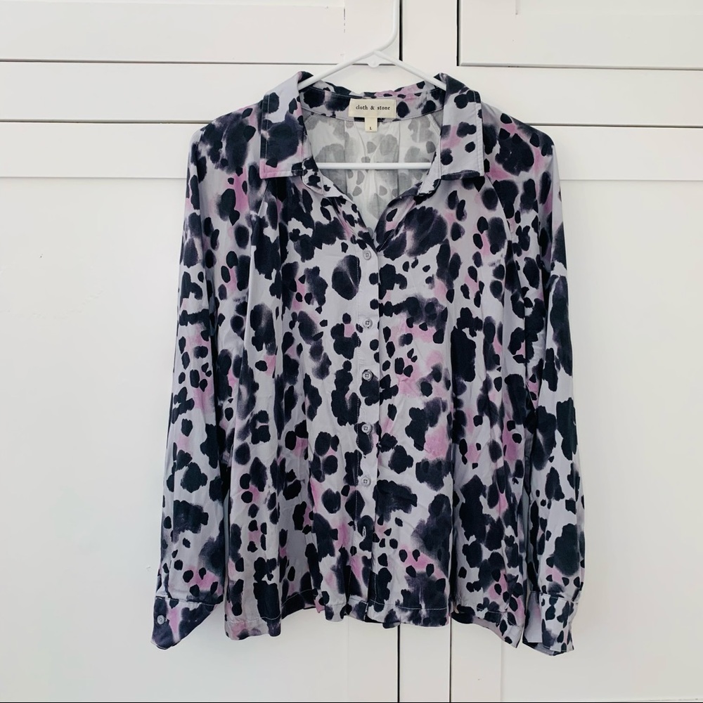 Cloth & Stone Ecovero Animal Print Gray/Purple Button Up Size Large